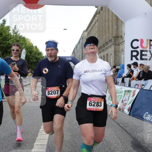 06.09.2026 - CURREX Alsterlauf Yannick Fuchs http://msf.ph/oto/10120342 06.09.2026 10:00:58 Ziel 2251, 2895, 3274, 3634, 3635, 3726, 3727, 3735, 4414, 4914, 5077, 5145, 5387, 5460, 6283, 6356, 8207 meine-sportfotos.de