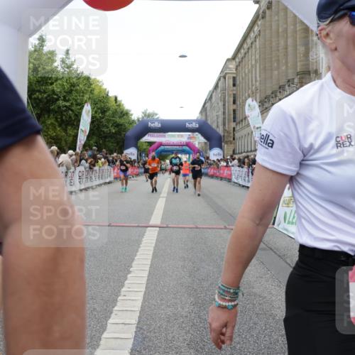 06.09.2026 - CURREX Alsterlauf Yannick Fuchs http://msf.ph/oto/10120364 06.09.2026 10:00:58 Ziel 2251, 2895, 3274, 3634, 3635, 3726, 3727, 3735, 4414, 4914, 5077, 5145, 5387, 5460, 6283, 6356, 8207 meine-sportfotos.de