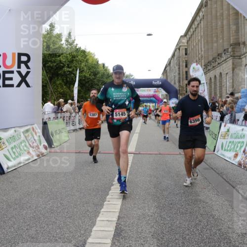 06.09.2026 - CURREX Alsterlauf Yannick Fuchs http://msf.ph/oto/10120432 06.09.2026 10:01:03 Ziel 2251, 3312, 3735, 3941, 4628, 4914, 5145, 5387, 6250, 6283, 6353, 6356, 8207, 8215 meine-sportfotos.de