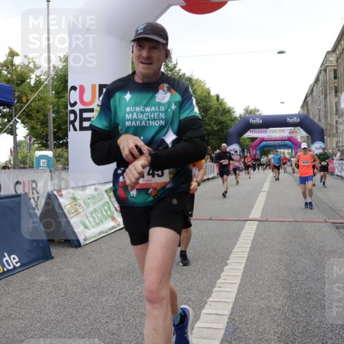 06.09.2026 - CURREX Alsterlauf Yannick Fuchs http://msf.ph/oto/10120465 06.09.2026 10:01:03 Ziel 2251, 3312, 3735, 3941, 4628, 4914, 5145, 5387, 6250, 6283, 6353, 6356, 8207, 8215 meine-sportfotos.de