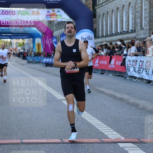 06.09.2026 - CURREX Alsterlauf Strokosch-Dieckow http://msf.ph/oto/10120553 06.09.2026 09:37:40 Ziel 2021, 4201, 4625, 5024, 5374, 5641, 6043, 6494, 8084 meine-sportfotos.de