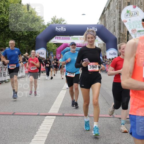 06.09.2026 - CURREX Alsterlauf Yannick Fuchs http://msf.ph/oto/10120584 06.09.2026 10:01:08 Ziel 2307, 2882, 3312, 3941, 4120, 4418, 4533, 4628, 4914, 5092, 5145, 5387, 6250, 6353, 6356, 6384, 8120, 8215 meine-sportfotos.de