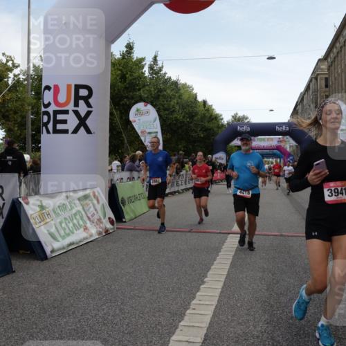 06.09.2026 - CURREX Alsterlauf Yannick Fuchs http://msf.ph/oto/10120615 06.09.2026 10:01:09 Ziel 2307, 2882, 3312, 3941, 4120, 4418, 4533, 4628, 4914, 5092, 5145, 5317, 5387, 5785, 6250, 6353, 6356, 6384, 8120, 8215 meine-sportfotos.de