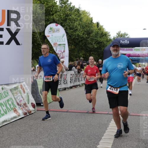 06.09.2026 - CURREX Alsterlauf Yannick Fuchs http://msf.ph/oto/10120629 06.09.2026 10:01:09 Ziel 2307, 2882, 3312, 3941, 4120, 4418, 4533, 4628, 4914, 5092, 5145, 5317, 5387, 5785, 6250, 6353, 6356, 6384, 8120, 8215 meine-sportfotos.de