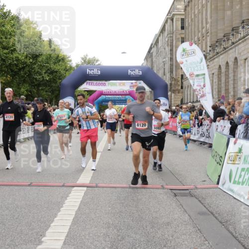 06.09.2026 - CURREX Alsterlauf Yannick Fuchs http://msf.ph/oto/10120700 06.09.2026 10:01:12 Ziel 2307, 2369, 2370, 2478, 2882, 3312, 3941, 4120, 4418, 4533, 4628, 4701, 5092, 5317, 5785, 6231, 6250, 6353, 6384, 6386, 8120, 8215 meine-sportfotos.de