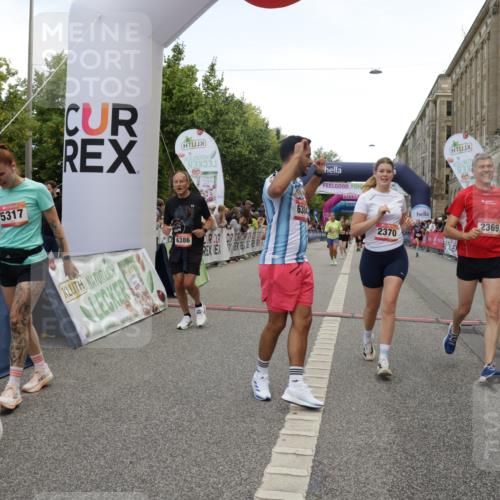 06.09.2026 - CURREX Alsterlauf Yannick Fuchs http://msf.ph/oto/10120827 06.09.2026 10:01:16 Ziel 2307, 2369, 2370, 2400, 2478, 2485, 2882, 3401, 3730, 3740, 4049, 4120, 4418, 4429, 4533, 4633, 4701, 5092, 5317, 5785, 6231, 6384, 6386, 8120 meine-sportfotos.de