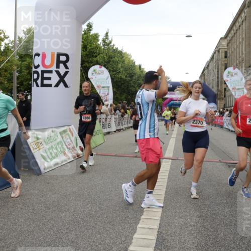 06.09.2026 - CURREX Alsterlauf Yannick Fuchs http://msf.ph/oto/10120836 06.09.2026 10:01:16 Ziel 2307, 2369, 2370, 2400, 2478, 2485, 2882, 3401, 3730, 3740, 4049, 4120, 4418, 4429, 4533, 4633, 4701, 5092, 5317, 5785, 6231, 6384, 6386, 8120 meine-sportfotos.de
