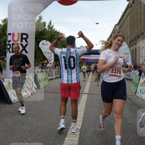 06.09.2026 - CURREX Alsterlauf Yannick Fuchs http://msf.ph/oto/10120873 06.09.2026 10:01:16 Ziel 2307, 2369, 2370, 2400, 2478, 2485, 2882, 3401, 3730, 3740, 4049, 4120, 4418, 4429, 4533, 4633, 4701, 5092, 5317, 5785, 6231, 6384, 6386, 8120 meine-sportfotos.de