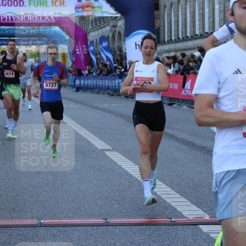 06.09.2026 - CURREX Alsterlauf Strokosch-Dieckow http://msf.ph/oto/10120915 06.09.2026 09:38:23 Ziel 2378, 4160, 4614, 4983, 5513, 5687, 5727, 6101, 6133, 6309, 8024 meine-sportfotos.de