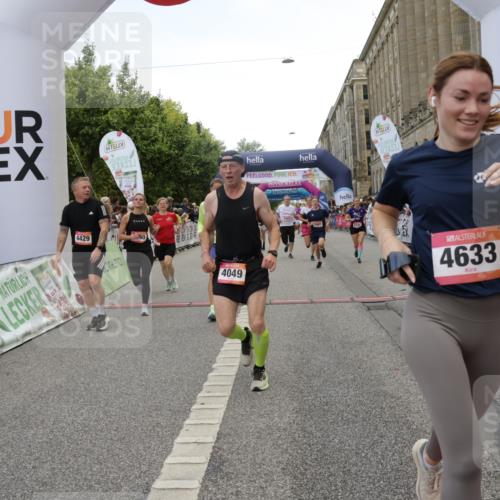 06.09.2026 - CURREX Alsterlauf Yannick Fuchs http://msf.ph/oto/10120958 06.09.2026 10:01:20 Ziel 2307, 2369, 2370, 2400, 2478, 2485, 3195, 3401, 3730, 3740, 4049, 4055, 4120, 4429, 4633, 4701, 5092, 5317, 5424, 5598, 5745, 5785, 6033, 6145, 6231, 6384, 6386, 6445 meine-sportfotos.de