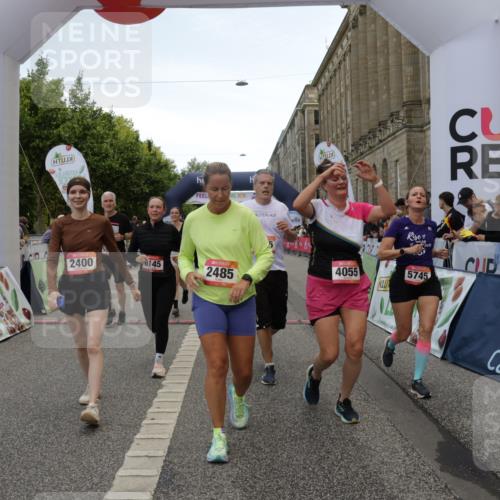 06.09.2026 - CURREX Alsterlauf Yannick Fuchs http://msf.ph/oto/10121055 06.09.2026 10:01:23 Ziel 2400, 2478, 2485, 3195, 3280, 3401, 3730, 3740, 4049, 4055, 4429, 4633, 4701, 5139, 5424, 5523, 5598, 5745, 6027, 6033, 6145, 6445 meine-sportfotos.de