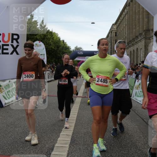06.09.2026 - CURREX Alsterlauf Yannick Fuchs http://msf.ph/oto/10121078 06.09.2026 10:01:24 Ziel 2400, 2485, 3195, 3280, 3401, 3730, 3740, 4049, 4055, 4429, 4580, 4633, 4701, 5139, 5237, 5424, 5523, 5598, 5745, 6027, 6033, 6145, 6445 meine-sportfotos.de