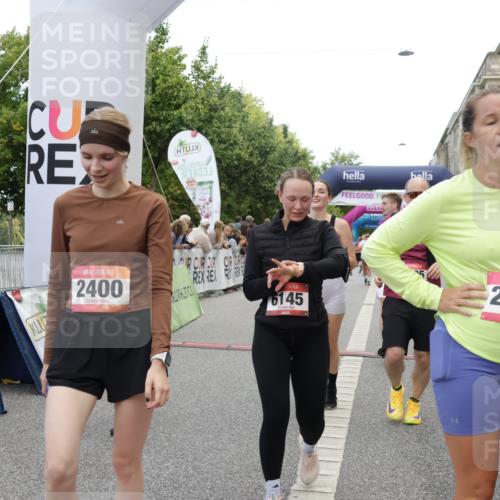 06.09.2026 - CURREX Alsterlauf Yannick Fuchs http://msf.ph/oto/10121085 06.09.2026 10:01:25 Ziel 2400, 2485, 2492, 3195, 3280, 3401, 3730, 3740, 4049, 4055, 4429, 4580, 4633, 5060, 5139, 5237, 5424, 5523, 5598, 5745, 5793, 6027, 6033, 6145, 6445 meine-sportfotos.de