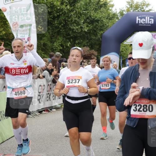 06.09.2026 - CURREX Alsterlauf Yannick Fuchs http://msf.ph/oto/10121171 06.09.2026 10:01:29 Ziel 2492, 3195, 3280, 3518, 4055, 4580, 4883, 4884, 5012, 5060, 5139, 5237, 5424, 5523, 5598, 5745, 5749, 5793, 5856, 6018, 6027, 6033, 6145, 6445 meine-sportfotos.de