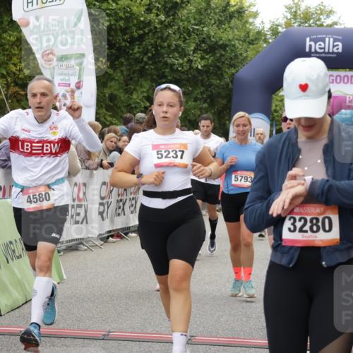 06.09.2026 - CURREX Alsterlauf Yannick Fuchs http://msf.ph/oto/10121175 06.09.2026 10:01:29 Ziel 2492, 3195, 3280, 3518, 4055, 4580, 4883, 4884, 5012, 5060, 5139, 5237, 5424, 5523, 5598, 5745, 5749, 5793, 5856, 6018, 6027, 6033, 6145, 6445 meine-sportfotos.de