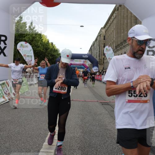 06.09.2026 - CURREX Alsterlauf Yannick Fuchs http://msf.ph/oto/10121227 06.09.2026 10:01:31 Ziel 2249, 2492, 3195, 3280, 3518, 4259, 4580, 4883, 4884, 5012, 5060, 5139, 5192, 5237, 5424, 5523, 5598, 5669, 5749, 5793, 5856, 6018, 6027, 6033, 6114 meine-sportfotos.de
