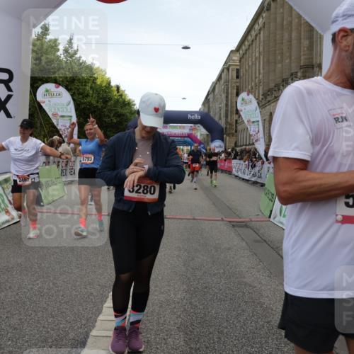 06.09.2026 - CURREX Alsterlauf Yannick Fuchs http://msf.ph/oto/10121235 06.09.2026 10:01:31 Ziel 2249, 2492, 3195, 3280, 3518, 4259, 4580, 4883, 4884, 5012, 5060, 5139, 5192, 5237, 5424, 5523, 5598, 5669, 5749, 5793, 5856, 6018, 6027, 6033, 6114 meine-sportfotos.de