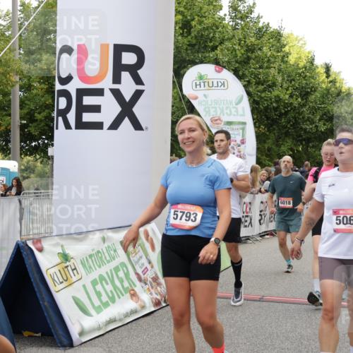 06.09.2026 - CURREX Alsterlauf Yannick Fuchs http://msf.ph/oto/10121252 06.09.2026 10:01:32 Ziel 2249, 2492, 2496, 3280, 3518, 3544, 4259, 4580, 4638, 4883, 4884, 5012, 5060, 5139, 5192, 5237, 5523, 5669, 5749, 5793, 5856, 6018, 6027, 6033, 6114 meine-sportfotos.de