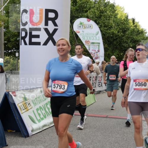 06.09.2026 - CURREX Alsterlauf Yannick Fuchs http://msf.ph/oto/10121265 06.09.2026 10:01:32 Ziel 2249, 2492, 2496, 3280, 3518, 3544, 4259, 4580, 4638, 4883, 4884, 5012, 5060, 5139, 5192, 5237, 5523, 5669, 5749, 5793, 5856, 6018, 6027, 6033, 6114 meine-sportfotos.de