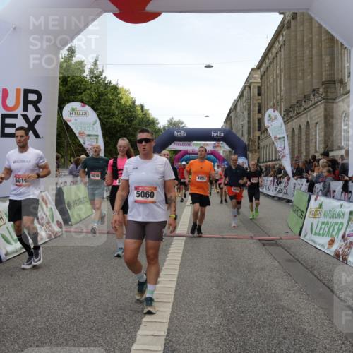06.09.2026 - CURREX Alsterlauf Yannick Fuchs http://msf.ph/oto/10121280 06.09.2026 10:01:33 Ziel 2249, 2492, 2496, 2733, 3280, 3518, 3544, 4259, 4580, 4638, 4883, 4884, 5012, 5060, 5139, 5192, 5237, 5523, 5669, 5749, 5793, 5856, 6018, 6027, 6114, 8062 meine-sportfotos.de