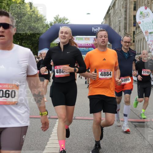 06.09.2026 - CURREX Alsterlauf Yannick Fuchs http://msf.ph/oto/10121307 06.09.2026 10:01:34 Ziel 2249, 2492, 2496, 2733, 3518, 3544, 4073, 4259, 4580, 4638, 4883, 4884, 4921, 5012, 5060, 5139, 5192, 5237, 5523, 5669, 5749, 5793, 5856, 6018, 6114, 8062 meine-sportfotos.de