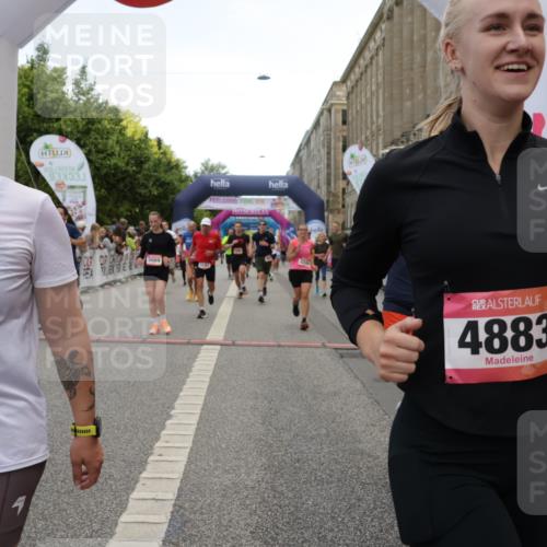 06.09.2026 - CURREX Alsterlauf Yannick Fuchs http://msf.ph/oto/10121360 06.09.2026 10:01:35 Ziel 2249, 2492, 2496, 2733, 3518, 3544, 4073, 4121, 4259, 4551, 4552, 4580, 4638, 4883, 4884, 4921, 5012, 5060, 5192, 5237, 5523, 5669, 5749, 5793, 5856, 5918, 5976, 6018, 6114, 8037, 8062 meine-sportfotos.de
