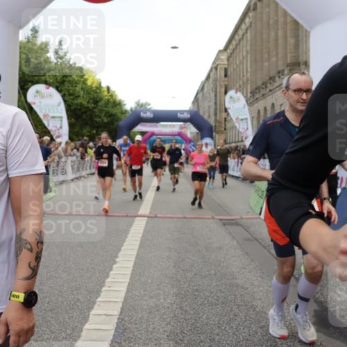 06.09.2026 - CURREX Alsterlauf Yannick Fuchs http://msf.ph/oto/10121366 06.09.2026 10:01:35 Ziel 2249, 2492, 2496, 2733, 3518, 3544, 4073, 4121, 4259, 4551, 4552, 4580, 4638, 4883, 4884, 4921, 5012, 5060, 5192, 5237, 5523, 5669, 5749, 5793, 5856, 5918, 5976, 6018, 6114, 8037, 8062 meine-sportfotos.de