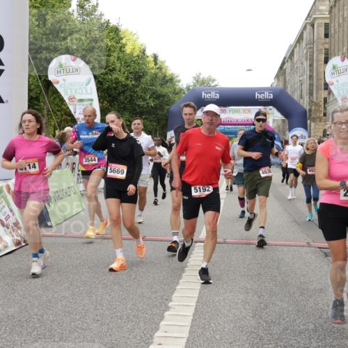 06.09.2026 - CURREX Alsterlauf Yannick Fuchs http://msf.ph/oto/10121428 06.09.2026 10:01:37 Ziel 2249, 2492, 2496, 2733, 3115, 3518, 3544, 4073, 4121, 4259, 4551, 4552, 4638, 4883, 4884, 4921, 5012, 5060, 5192, 5669, 5749, 5793, 5856, 5918, 5976, 6018, 6114, 8037, 8038, 8062 meine-sportfotos.de