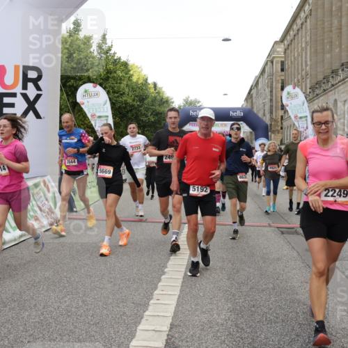 06.09.2026 - CURREX Alsterlauf Yannick Fuchs http://msf.ph/oto/10121449 06.09.2026 10:01:37 Ziel 2249, 2492, 2496, 2733, 3115, 3518, 3544, 4073, 4121, 4259, 4551, 4552, 4638, 4883, 4884, 4921, 5012, 5060, 5192, 5669, 5749, 5793, 5856, 5918, 5976, 6018, 6114, 8037, 8038, 8062 meine-sportfotos.de
