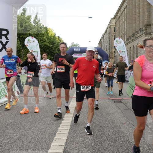 06.09.2026 - CURREX Alsterlauf Yannick Fuchs http://msf.ph/oto/10121465 06.09.2026 10:01:38 Ziel 2249, 2496, 2733, 3115, 3518, 3544, 4073, 4121, 4259, 4551, 4552, 4638, 4883, 4884, 4921, 5012, 5106, 5192, 5388, 5669, 5749, 5856, 5918, 5976, 6018, 6114, 8037, 8038, 8062 meine-sportfotos.de