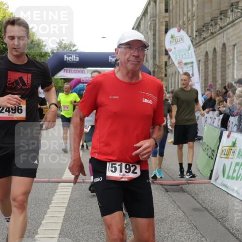 06.09.2026 - CURREX Alsterlauf Yannick Fuchs http://msf.ph/oto/10121472 06.09.2026 10:01:38 Ziel 2249, 2496, 2733, 3115, 3518, 3544, 4073, 4121, 4259, 4551, 4552, 4638, 4883, 4884, 4921, 5012, 5106, 5192, 5388, 5669, 5749, 5856, 5918, 5976, 6018, 6114, 8037, 8038, 8062 meine-sportfotos.de