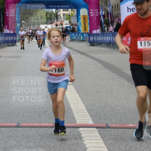 06.09.2026 - CURREX Alsterlauf Strokosch-Dieckow http://msf.ph/oto/10121530 06.09.2026 12:05:08 Ziel 1159, 1160, 1330, 2484 meine-sportfotos.de