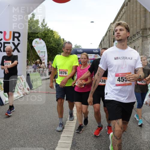06.09.2026 - CURREX Alsterlauf Yannick Fuchs http://msf.ph/oto/10121585 06.09.2026 10:01:42 Ziel 2249, 2385, 2496, 2733, 2977, 3115, 3544, 3563, 4067, 4073, 4121, 4259, 4551, 4552, 4608, 4638, 4921, 5106, 5186, 5192, 5388, 5429, 5669, 5734, 5918, 5976, 6114, 8037, 8038, 8062 meine-sportfotos.de