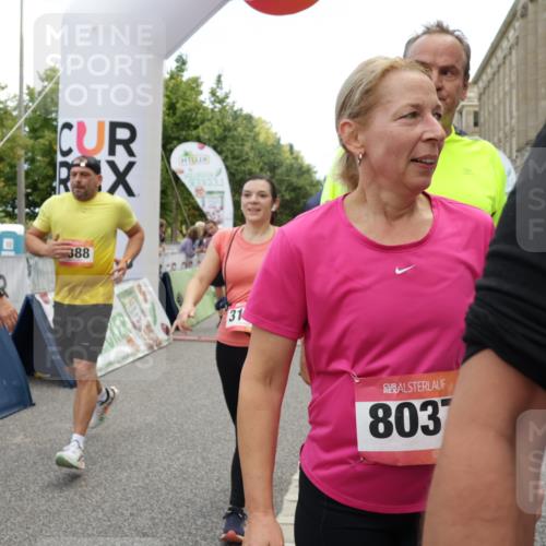 06.09.2026 - CURREX Alsterlauf Yannick Fuchs http://msf.ph/oto/10121626 06.09.2026 10:01:44 Ziel 2385, 2496, 2733, 2977, 3115, 3544, 3563, 4067, 4073, 4117, 4121, 4162, 4551, 4552, 4608, 4638, 4921, 5106, 5186, 5388, 5429, 5734, 5918, 5976, 8037, 8038, 8062, 8122 meine-sportfotos.de