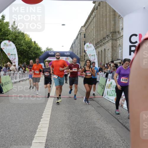 06.09.2026 - CURREX Alsterlauf Yannick Fuchs http://msf.ph/oto/10121655 06.09.2026 10:01:47 Ziel 2385, 2977, 3115, 3448, 3563, 4067, 4117, 4121, 4162, 4551, 4552, 4608, 4618, 5106, 5186, 5380, 5388, 5429, 5542, 5679, 5734, 5918, 5976, 6171, 8037, 8038, 8122 meine-sportfotos.de