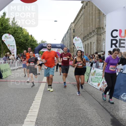 06.09.2026 - CURREX Alsterlauf Yannick Fuchs http://msf.ph/oto/10121671 06.09.2026 10:01:47 Ziel 2385, 2977, 3115, 3448, 3563, 4067, 4117, 4121, 4162, 4551, 4552, 4608, 4618, 5106, 5186, 5380, 5388, 5429, 5542, 5679, 5734, 5918, 5976, 6171, 8037, 8038, 8122 meine-sportfotos.de