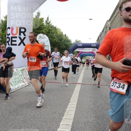 06.09.2026 - CURREX Alsterlauf Yannick Fuchs http://msf.ph/oto/10121745 06.09.2026 10:01:49 Ziel 2040, 2229, 2375, 2385, 2977, 3115, 3150, 3322, 3448, 3563, 4067, 4117, 4162, 4608, 4618, 5106, 5186, 5380, 5388, 5429, 5542, 5679, 5734, 6171, 6341, 8122 meine-sportfotos.de
