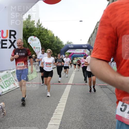 06.09.2026 - CURREX Alsterlauf Yannick Fuchs http://msf.ph/oto/10121761 06.09.2026 10:01:49 Ziel 2040, 2229, 2375, 2385, 2977, 3115, 3150, 3322, 3448, 3563, 4067, 4117, 4162, 4608, 4618, 5106, 5186, 5380, 5388, 5429, 5542, 5679, 5734, 6171, 6341, 8122 meine-sportfotos.de