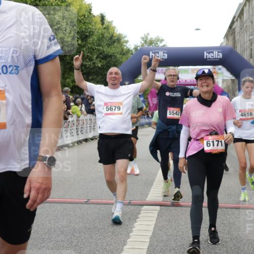 06.09.2026 - CURREX Alsterlauf Yannick Fuchs http://msf.ph/oto/10121815 06.09.2026 10:01:51 Ziel 2040, 2229, 2375, 2385, 2977, 3150, 3322, 3448, 3563, 3618, 4067, 4117, 4162, 4608, 4618, 5186, 5380, 5429, 5542, 5679, 5734, 5899, 6171, 6341, 8122 meine-sportfotos.de