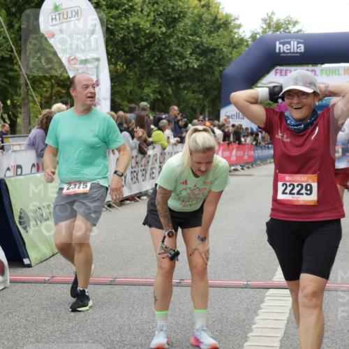 06.09.2026 - CURREX Alsterlauf Yannick Fuchs http://msf.ph/oto/10121942 06.09.2026 10:01:55 Ziel 2040, 2229, 2375, 3150, 3322, 3448, 3618, 4117, 4127, 4162, 4618, 5265, 5380, 5542, 5679, 5899, 6171, 6341, 8096, 8122 meine-sportfotos.de