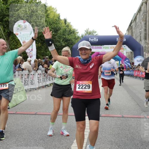 06.09.2026 - CURREX Alsterlauf Yannick Fuchs http://msf.ph/oto/10121970 06.09.2026 10:01:56 Ziel 2040, 2229, 2375, 3150, 3322, 3448, 3585, 3618, 4127, 4162, 4618, 5265, 5380, 5542, 5679, 5769, 5899, 6171, 6208, 6341, 8096, 8122 meine-sportfotos.de