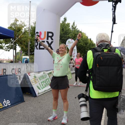 06.09.2026 - CURREX Alsterlauf Yannick Fuchs http://msf.ph/oto/10122031 06.09.2026 10:02:01 Ziel 2113, 2375, 2775, 3547, 3585, 3618, 3883, 4127, 5013, 5265, 5466, 5769, 5899, 6208, 8096 meine-sportfotos.de