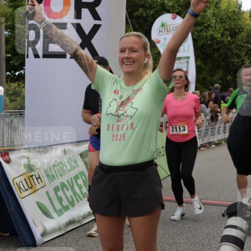 06.09.2026 - CURREX Alsterlauf Yannick Fuchs http://msf.ph/oto/10122043 06.09.2026 10:02:01 Ziel 2113, 2375, 2775, 3547, 3585, 3618, 3883, 4127, 5013, 5265, 5466, 5769, 5899, 6208, 8096 meine-sportfotos.de