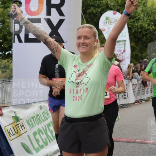 06.09.2026 - CURREX Alsterlauf Yannick Fuchs http://msf.ph/oto/10122055 06.09.2026 10:02:02 Ziel 2113, 2775, 3547, 3585, 3618, 3883, 4127, 5013, 5265, 5466, 5769, 5899, 6208, 8096 meine-sportfotos.de