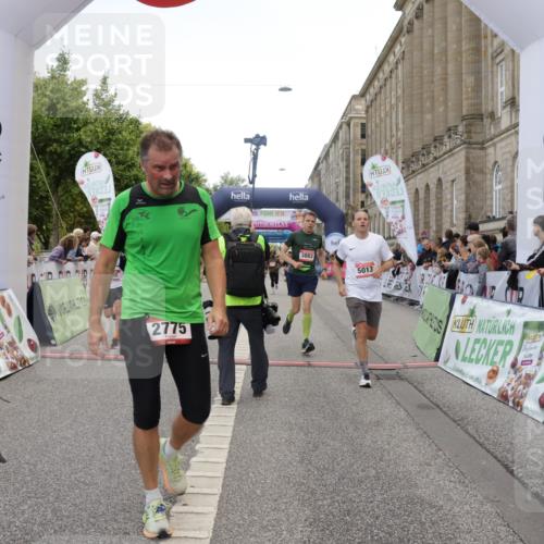 06.09.2026 - CURREX Alsterlauf Yannick Fuchs http://msf.ph/oto/10122106 06.09.2026 10:02:04 Ziel 2113, 2775, 3090, 3547, 3585, 3883, 4127, 4734, 5013, 5265, 5466, 5485, 5769, 6208, 8096 meine-sportfotos.de