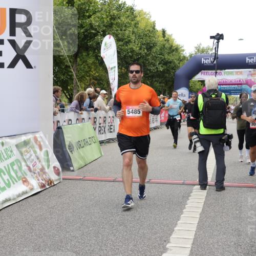 06.09.2026 - CURREX Alsterlauf Yannick Fuchs http://msf.ph/oto/10122191 06.09.2026 10:02:08 Ziel 2113, 2513, 2775, 3090, 3547, 3585, 3800, 3883, 4097, 4734, 5013, 5466, 5485, 5728, 5769, 6208, 8175 meine-sportfotos.de