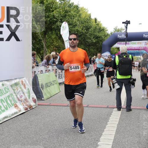 06.09.2026 - CURREX Alsterlauf Yannick Fuchs http://msf.ph/oto/10122202 06.09.2026 10:02:08 Ziel 2113, 2513, 2775, 3090, 3547, 3585, 3800, 3883, 4097, 4734, 5013, 5466, 5485, 5728, 5769, 6208, 8175 meine-sportfotos.de