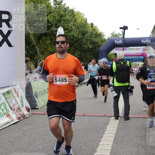 06.09.2026 - CURREX Alsterlauf Yannick Fuchs http://msf.ph/oto/10122217 06.09.2026 10:02:08 Ziel 2113, 2513, 2775, 3090, 3547, 3585, 3800, 3883, 4097, 4734, 5013, 5466, 5485, 5728, 5769, 6208, 8175 meine-sportfotos.de
