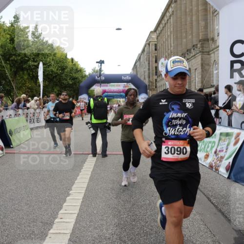 06.09.2026 - CURREX Alsterlauf Yannick Fuchs http://msf.ph/oto/10122242 06.09.2026 10:02:10 Ziel 2389, 2513, 2700, 3090, 3547, 3728, 3800, 3883, 4097, 4734, 5013, 5109, 5466, 5485, 5728, 8175 meine-sportfotos.de