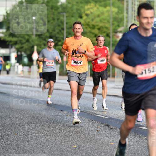 06.09.2026 - CURREX Alsterlauf Dr. Thomas Lammeyer http://msf.ph/oto/10122246 06.09.2026 09:37:19 Laufen 2858, 3667, 8254, 152, 3012 meine-sportfotos.de